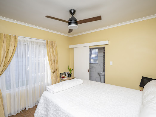 4 Bedroom Property for Sale in Hunters Creek Western Cape